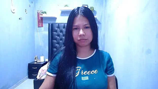 Letty Plugxo online show from May 7, 1:36 pm