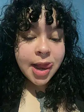 Kimberliprivv online show from May 14, 5:21 pm