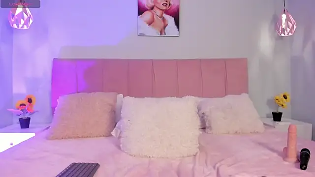 ScarletGV online show from November 19, 5:35 pm