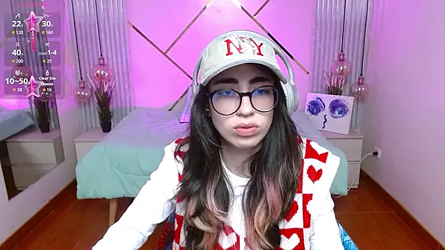 LenaRoses online show from January 14, 7:50 pm