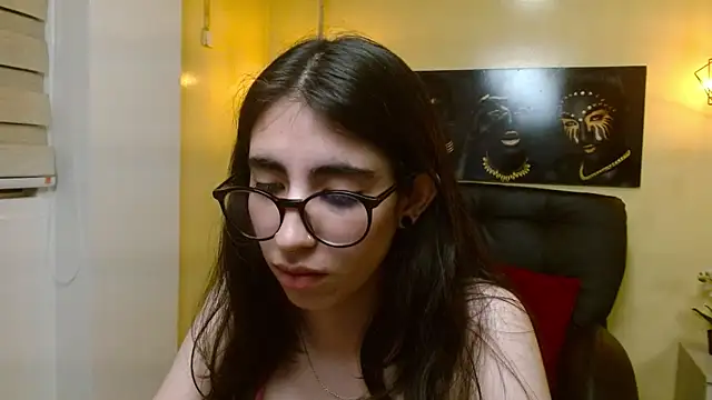 Snapshot of LenaRoses chatting on March 4, 9:32 pm LenaRoses online show from March 4, 9:32 pm