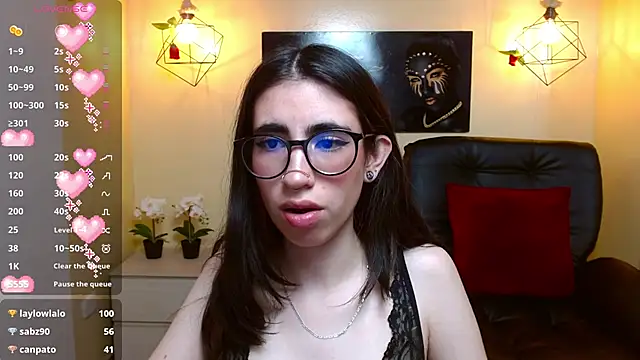 Snapshot of LenaRoses chatting on December 4, 8:12 pm LenaRoses online show from December 4, 8:12 pm
