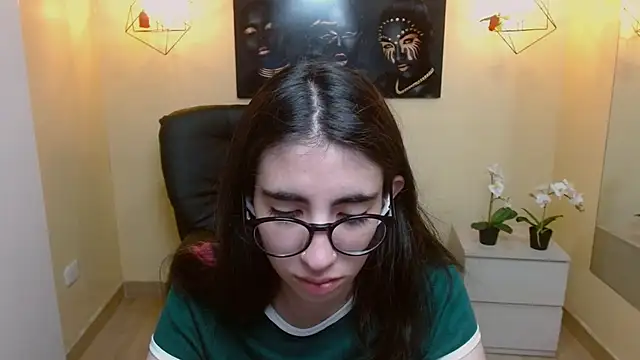 Snapshot of LenaRoses chatting on January 8, 8:39 pm LenaRoses online show from January 8, 8:39 pm