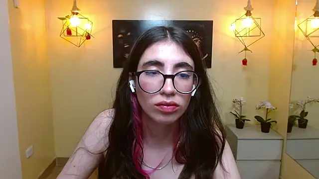Snapshot of LenaRoses chatting on March 2, 2:51 am LenaRoses online show from March 2, 2:51 am
