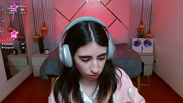LenaRoses online show from April 16, 9:39 pm