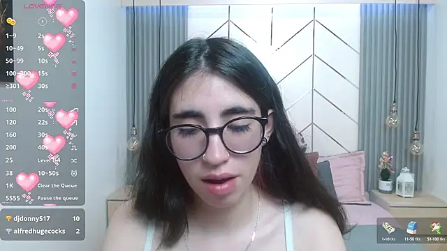 Snapshot of LenaRoses chatting on December 19, 6:23 pm LenaRoses online show from December 19, 6:23 pm