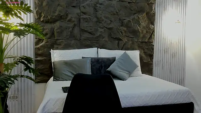 Snapshot of alice_greco chatting on July 6, 1:40 pm alice greco online show from July 6, 1:40 pm