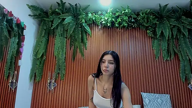 Snapshot of alice_greco chatting on June 5, 1:50 pm alice greco online show from June 5, 1:50 pm