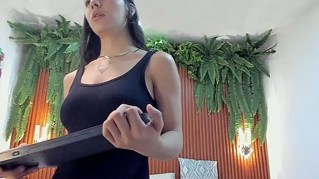 Snapshot of alice_greco chatting on May 29, 12:55 pm alice greco online show from May 29, 12:55 pm
