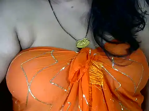 Snapshot of dramebaz_queen chatting on November 7, 8:24 pm dramebaz queen online show from November 7, 8:24 pm
