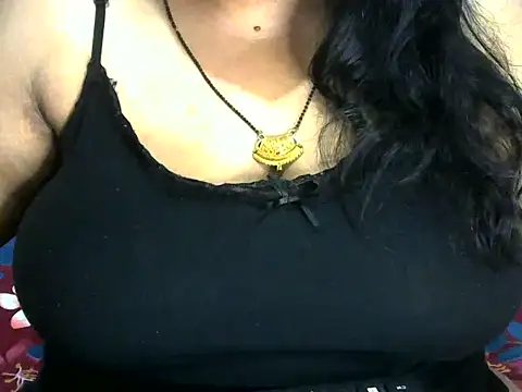 Snapshot of dramebaz_queen chatting on June 27, 6:03 pm dramebaz queen online show from June 27, 6:03 pm
