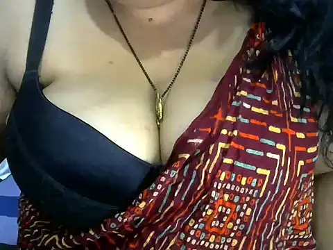 Snapshot of dramebaz_queen chatting on May 1, 6:46 pm dramebaz queen online show from May 1, 6:46 pm