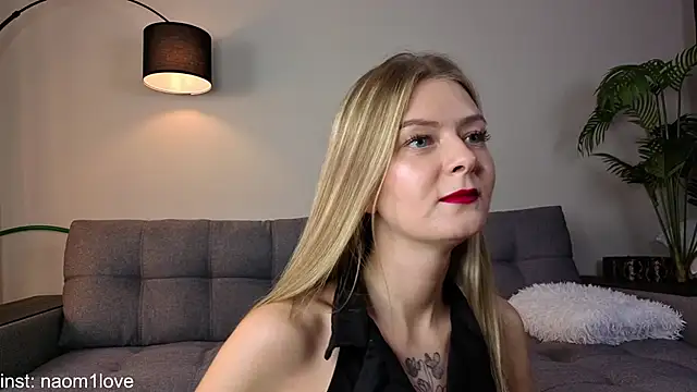 Naomi Girly online show from October 19, 3:04 pm