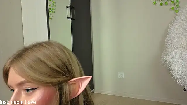 Naomi Girly online show from November 4, 3:38 pm