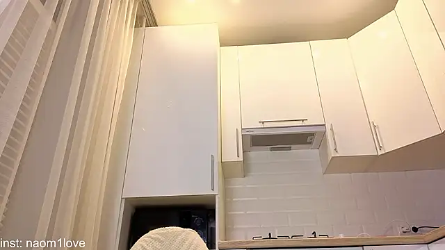 Naomi Girly online show from March 19, 6:08 pm