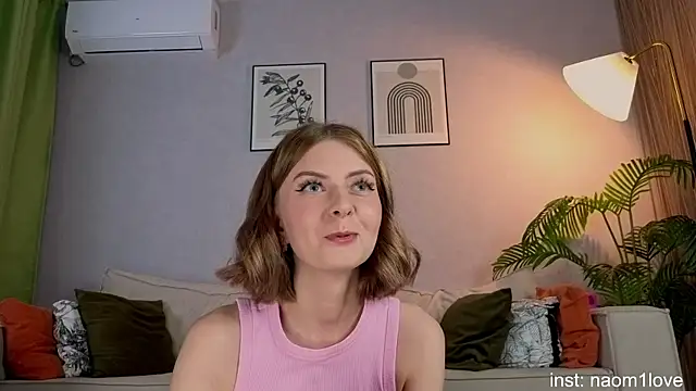 Snapshot of Naomi_Girly chatting on June 26, 6:36 pm Naomi Girly online show from June 26, 6:36 pm