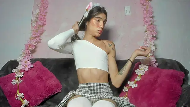 Snapshot of Chaminela_27 chatting on November 5, 10:13 pm Chaminela 27 online show from November 5, 10:13 pm