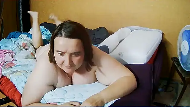 Snapshot of Liluboobs chatting on June 30, 4:12 am Liluboobs online show from June 30, 4:12 am