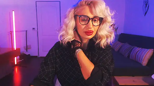 beauty chl0e online show from December 20, 8:12 pm