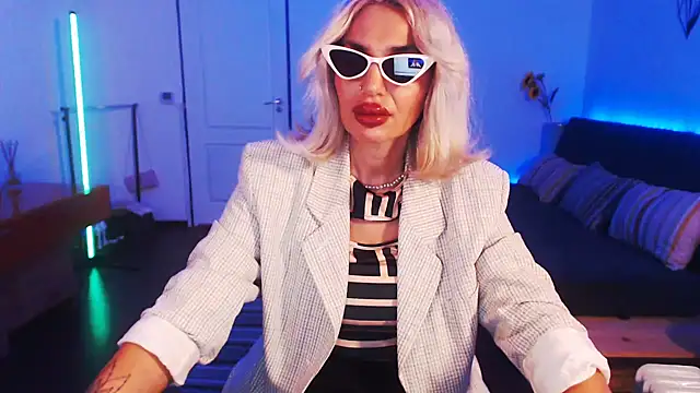 beauty chl0e online show from December 8, 12:13 am