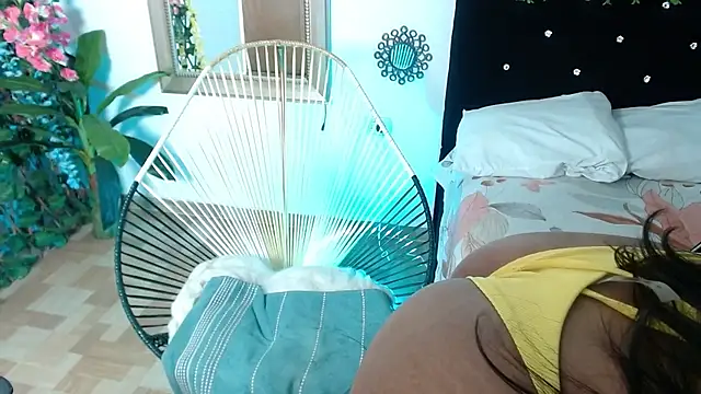 rachel moon  online show from March 6, 11:55 pm