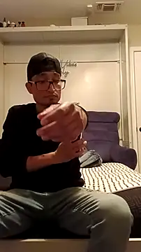 Snapshot of lRainbowBoy chatting on February 6, 10:39 pm lRainbowBoy online show from February 6, 10:39 pm