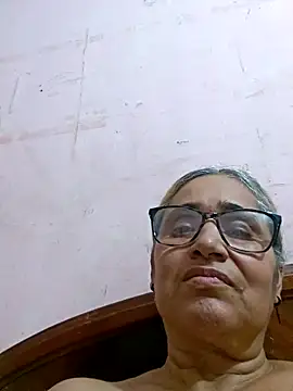  candi online show from November 13, 3:32 am