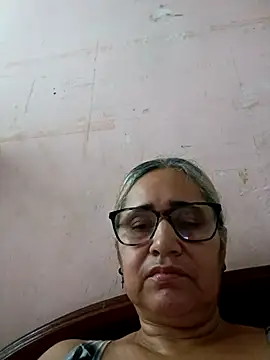  candi online show from November 10, 12:10 pm