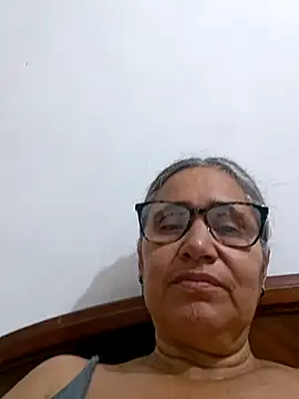  candi online show from February 21, 11:12 am