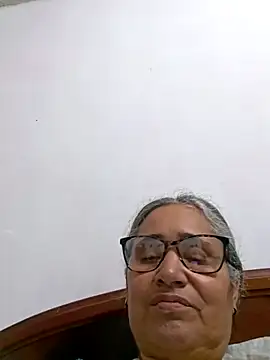  candi online show from April 18, 3:09 am