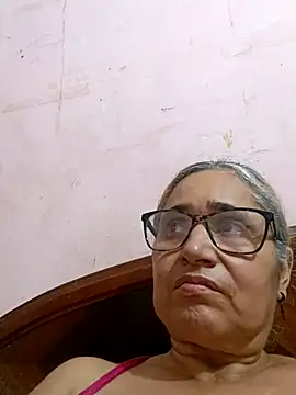  candi online show from November 9, 12:25 am