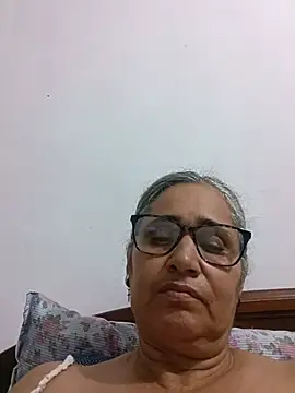  candi online show from June 4, 11:42 pm
