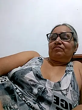  candi online show from April 21, 1:42 am