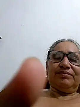  candi online show from April 24, 1:40 am