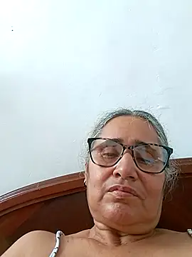  candi online show from February 18, 8:38 pm