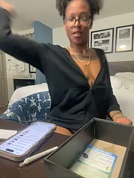 slimerlla online show from November 8, 8:07 am