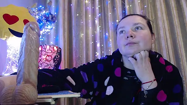 Snapshot of amorelara chatting on February 22, 7:44 am amorelara online show from February 22, 7:44 am