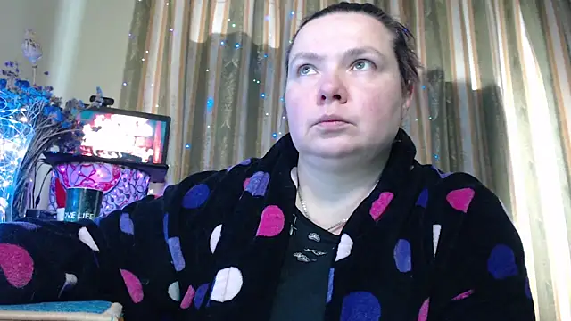 Snapshot of amorelara chatting on February 1, 7:06 am amorelara online show from February 1, 7:06 am