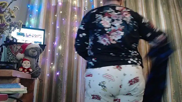 Snapshot of amorelara chatting on January 13, 2:10 pm amorelara online show from January 13, 2:10 pm