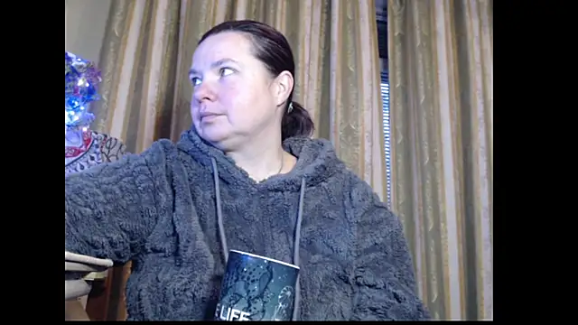 Snapshot of amorelara chatting on October 1, 4:39 am amorelara online show from October 1, 4:39 am