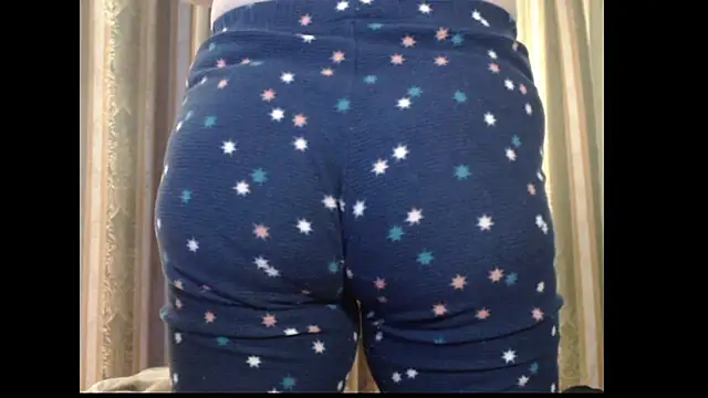 Snapshot of amorelara chatting on October 19, 8:06 am amorelara online show from October 19, 8:06 am