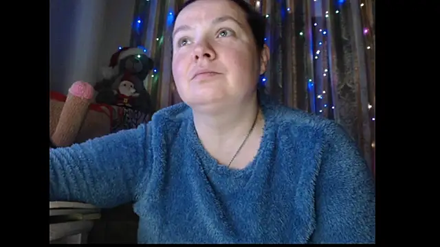 Snapshot of amorelara chatting on December 2, 7:10 am amorelara online show from December 2, 7:10 am