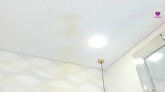 im nahomi online show from December 22, 9:37 pm