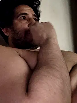 Snapshot of pontins chatting on March 10, 2:32 pm pontins online show from March 10, 2:32 pm