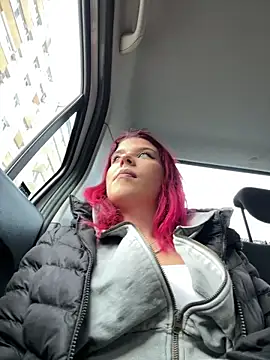 RiriRoseey online show from February 1, 8:45 am