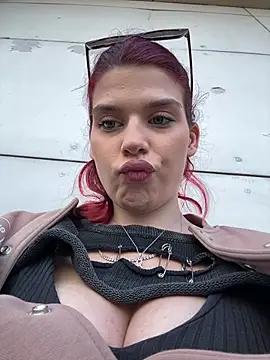 RiriRoseey online show from March 11, 10:09 am