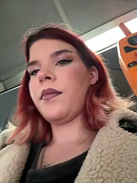 RiriRoseey online show from April 2, 6:42 am