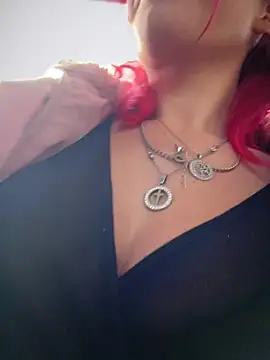 RiriRoseey online show from December 18, 8:41 am