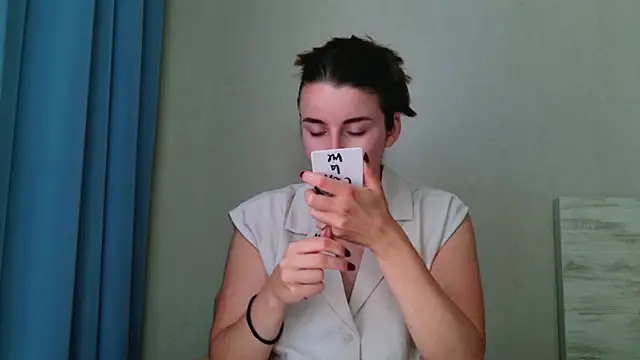 Miss Arwen online show from June 16, 8:25 am