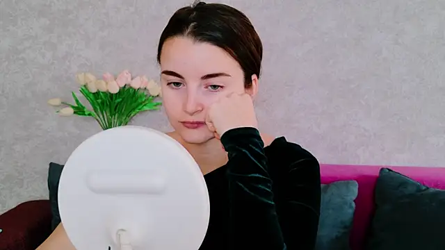 Snapshot of Miss_Arwen chatting on October 6, 3:51 am Miss Arwen online show from October 6, 3:51 am